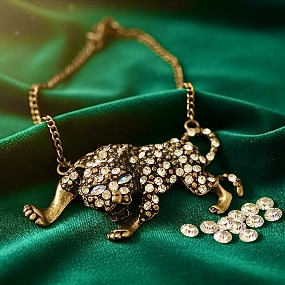 Cheetah large rhinestone gold tone pendant necklace